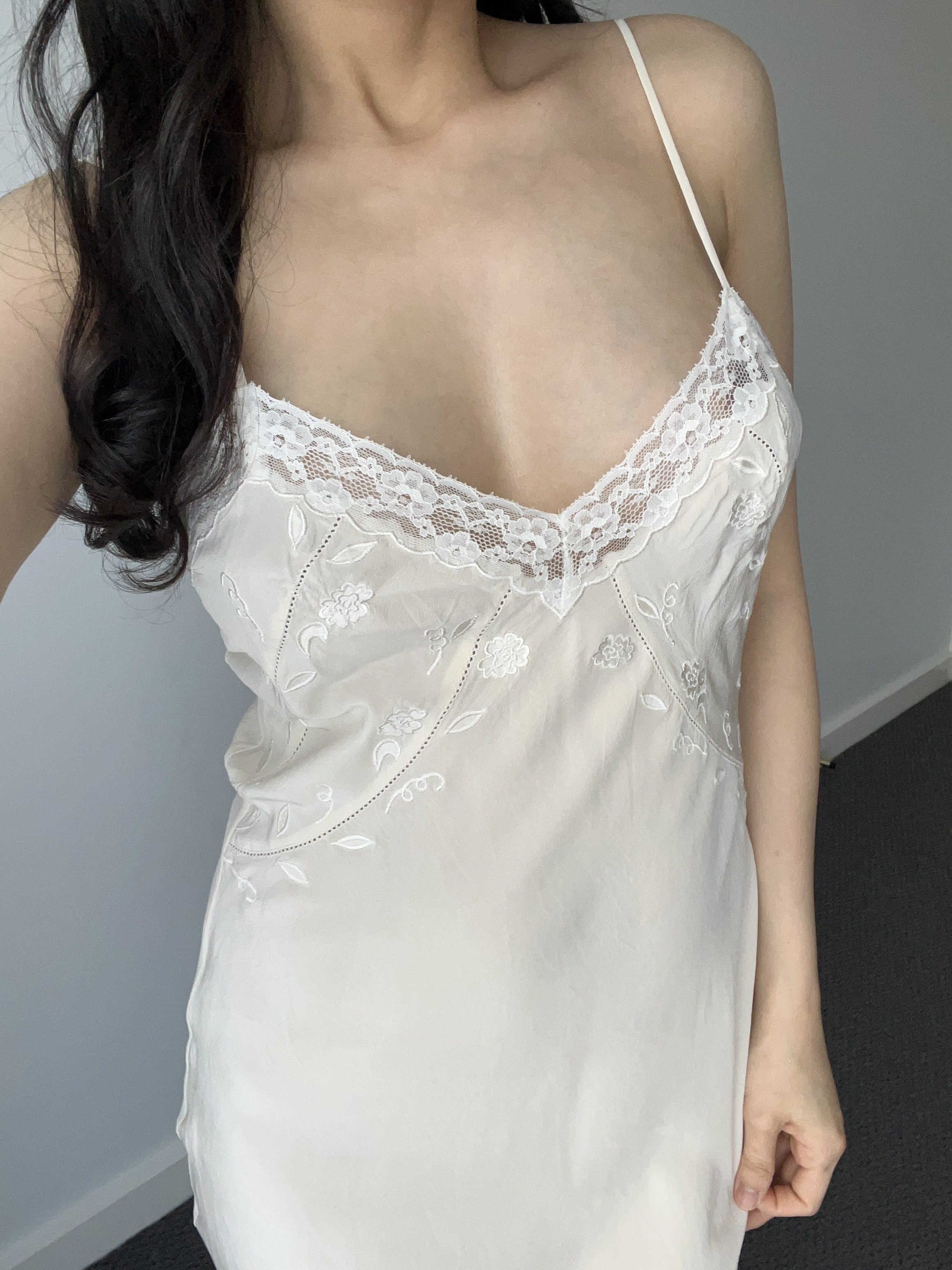 Grecian gown, ivory — detail