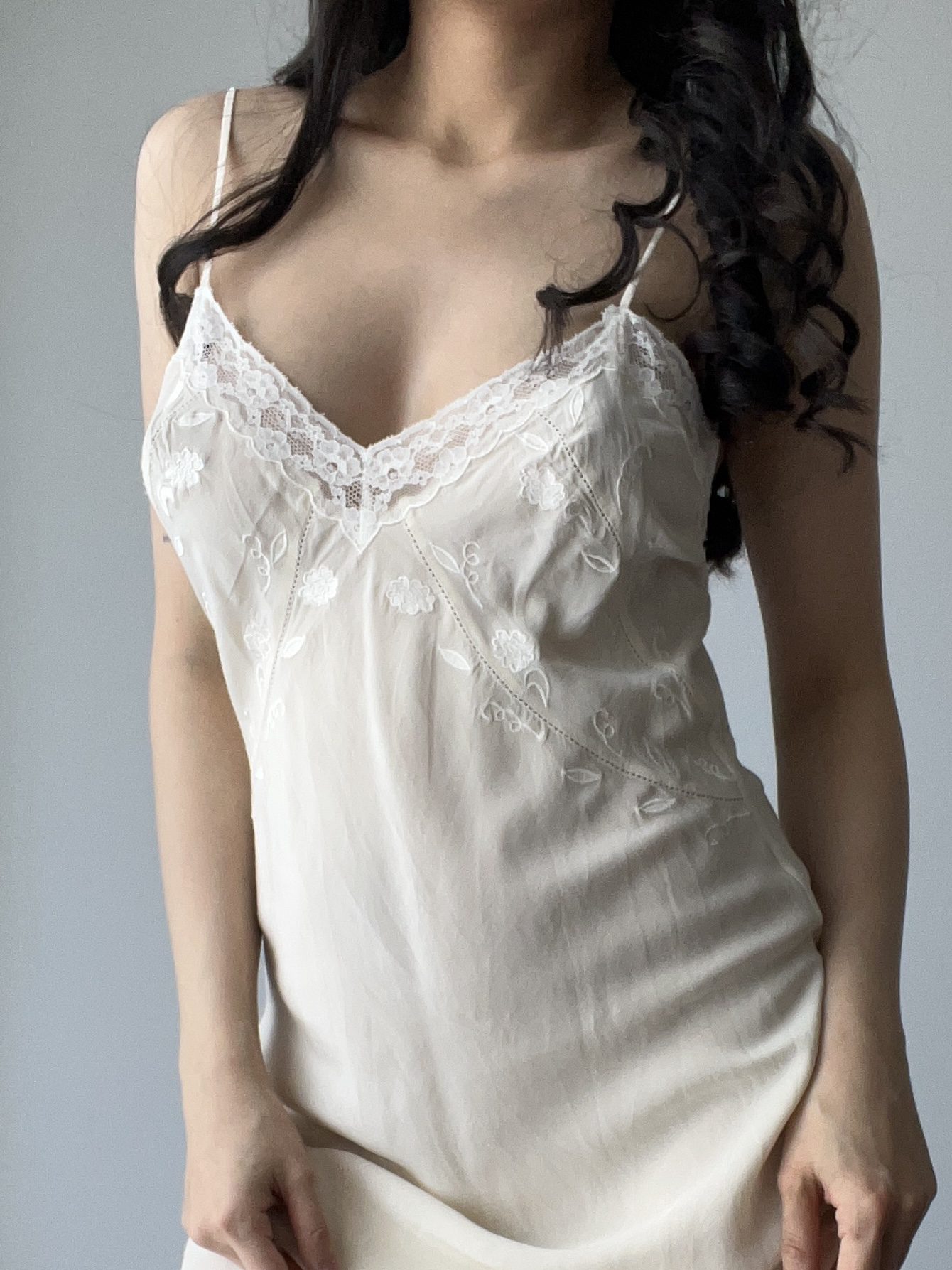 Grecian gown, ivory — detail