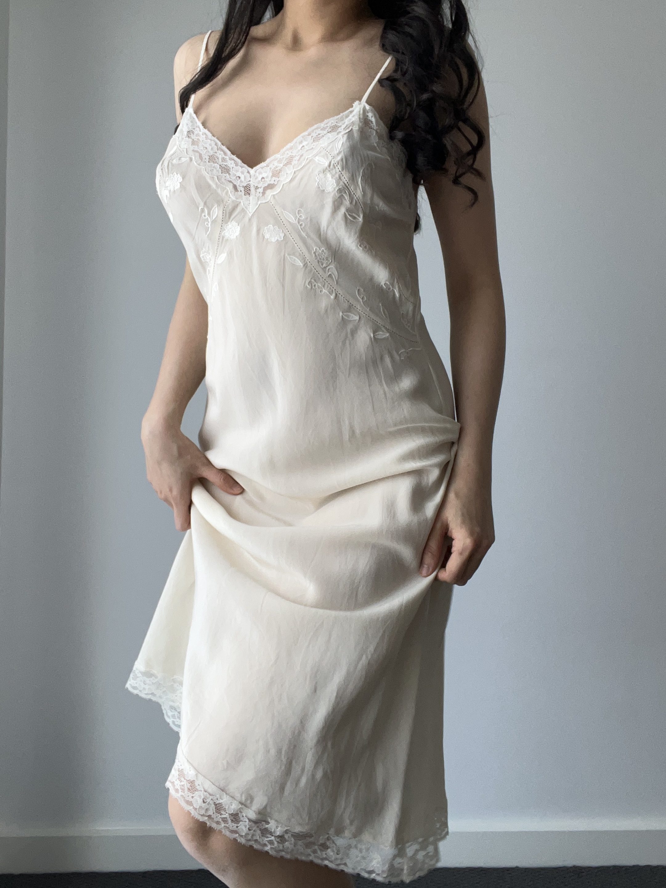 Grecian gown, ivory — detail