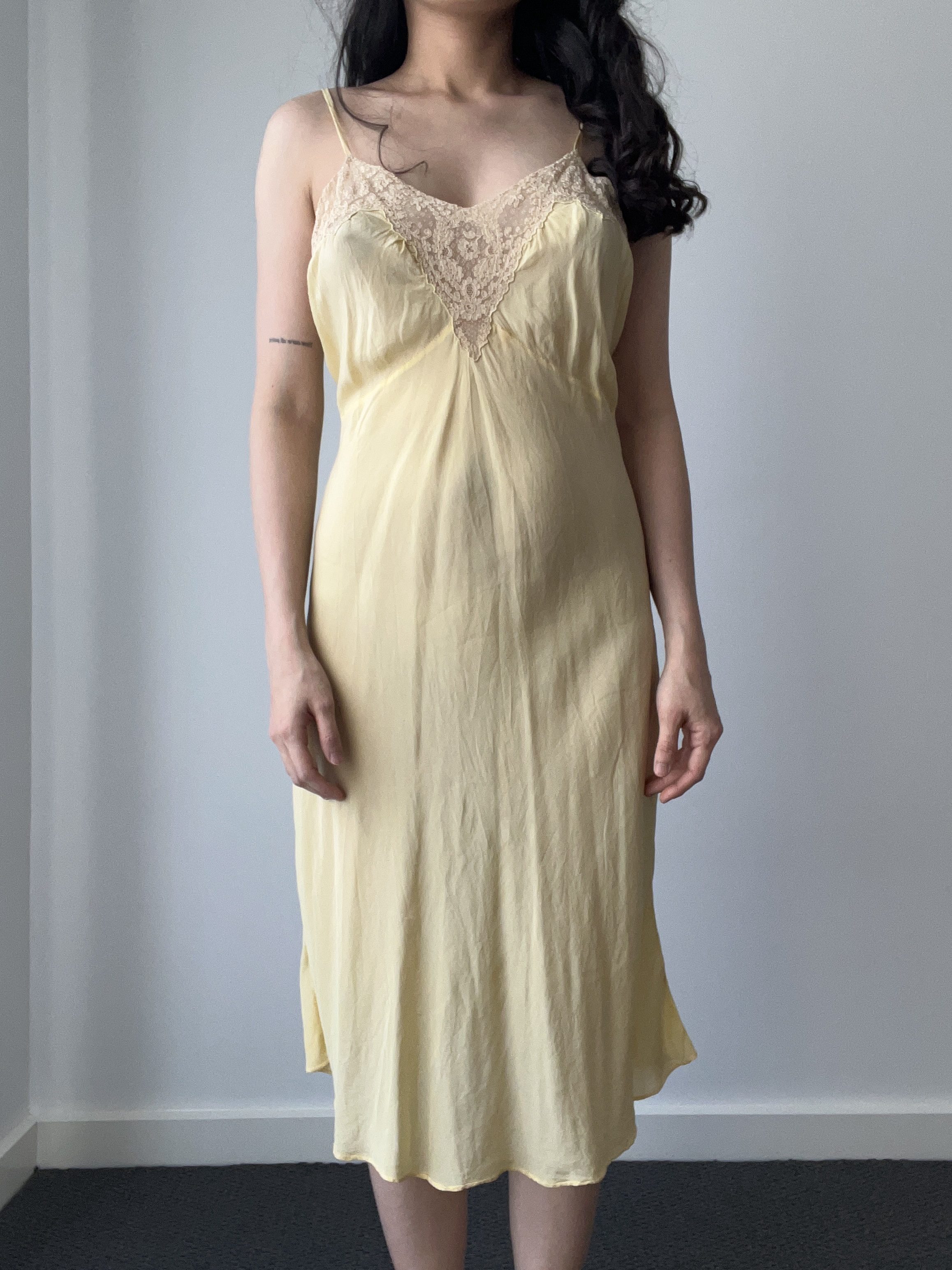 Lace peignoir, ivory — detail