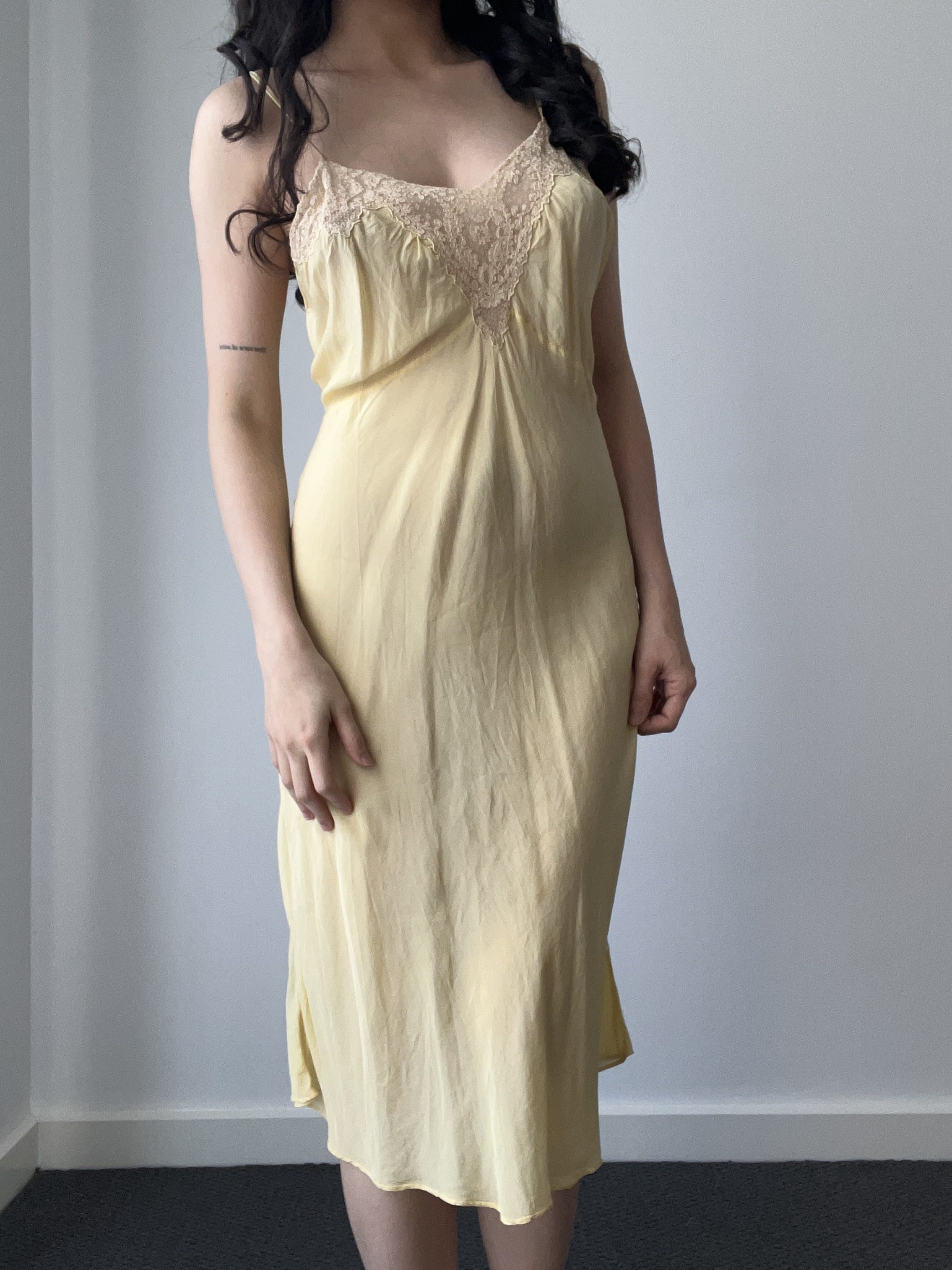 Lace peignoir, ivory — detail