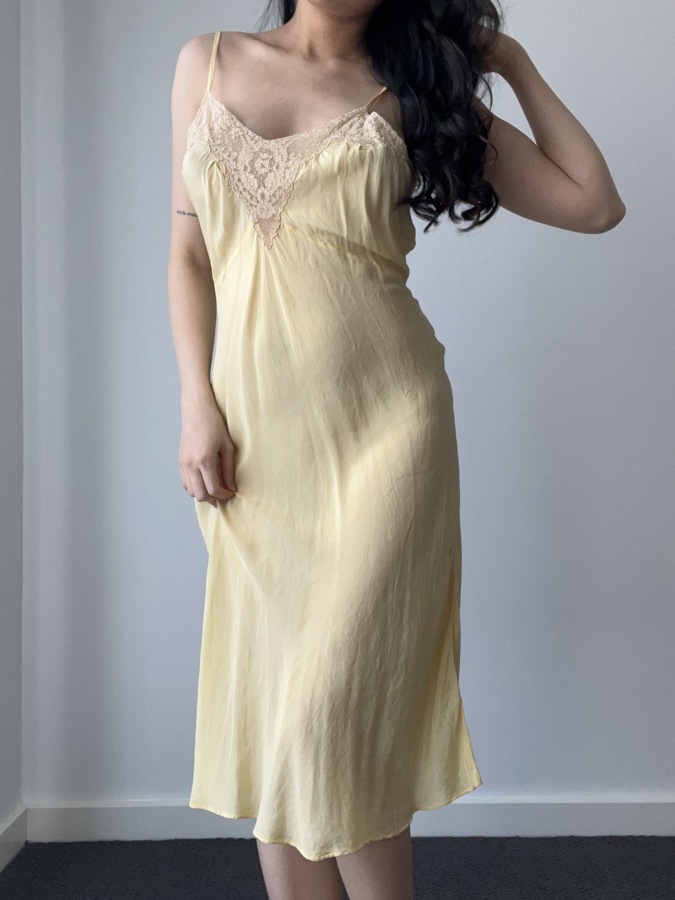 Lace peignoir, ivory — detail