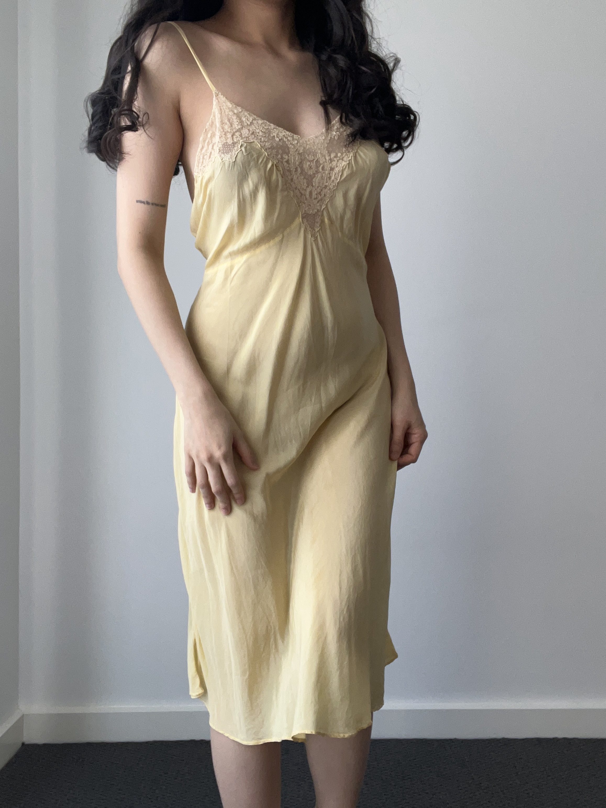 Lace peignoir, ivory — detail