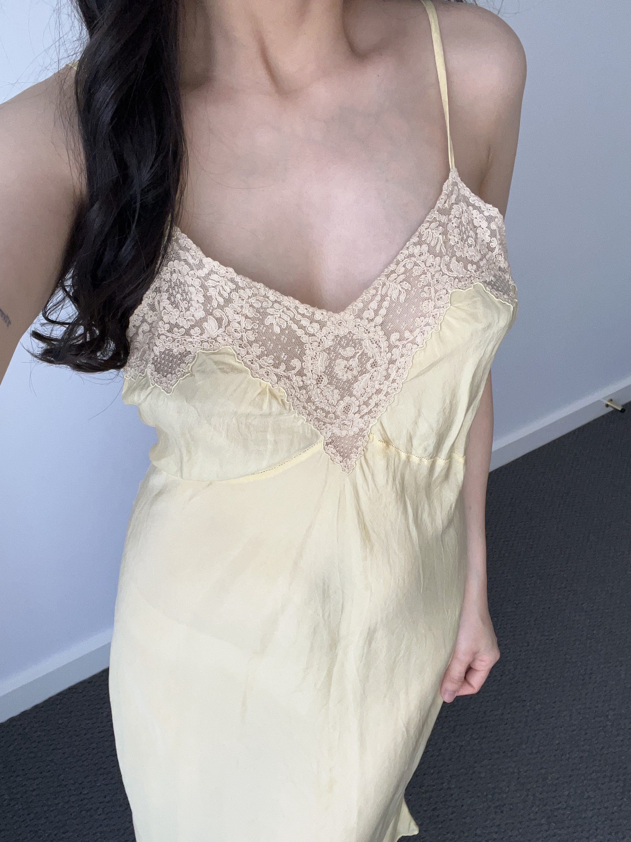 Lace peignoir, ivory — detail