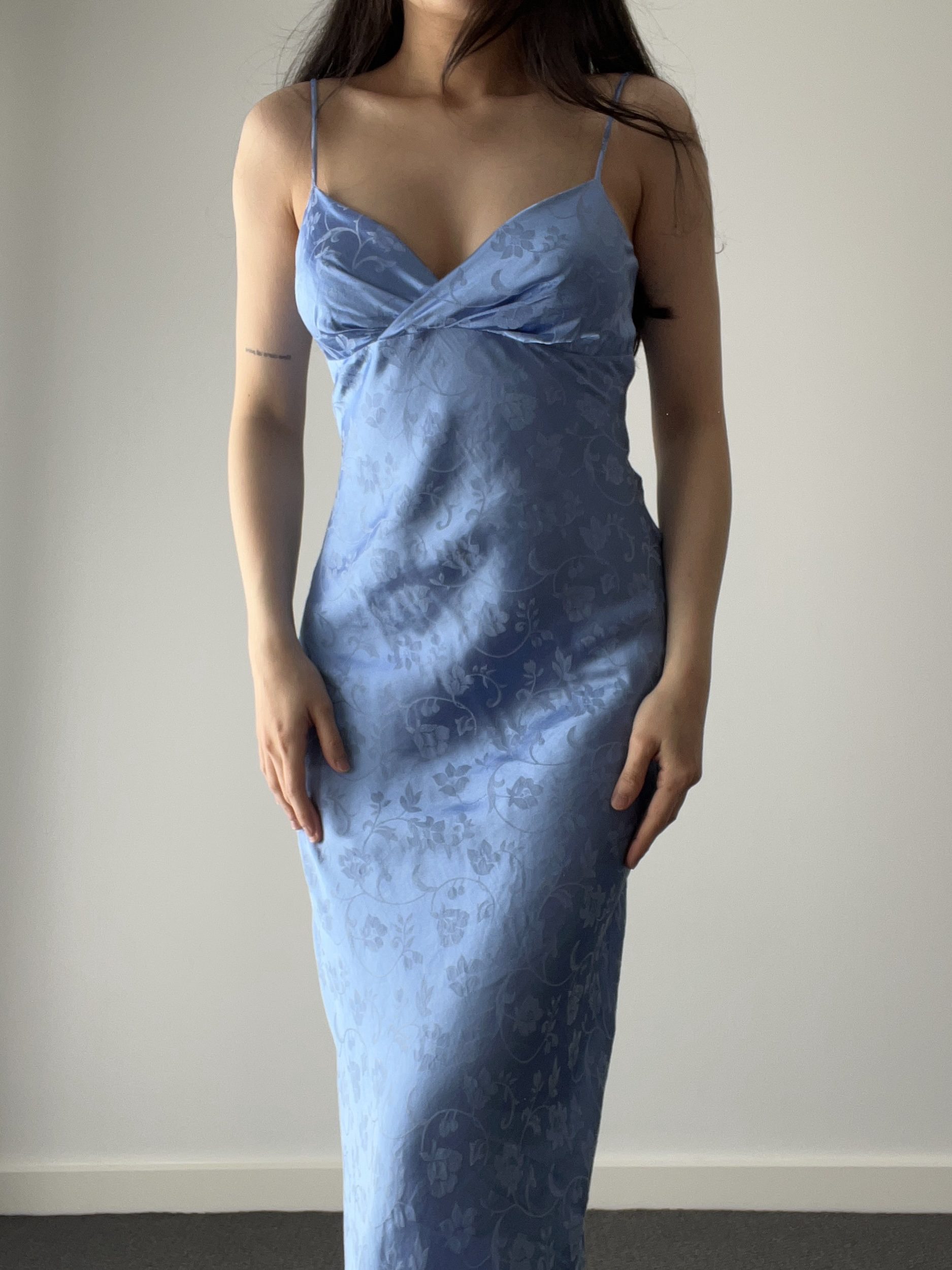 Short slip, lace bust — detail