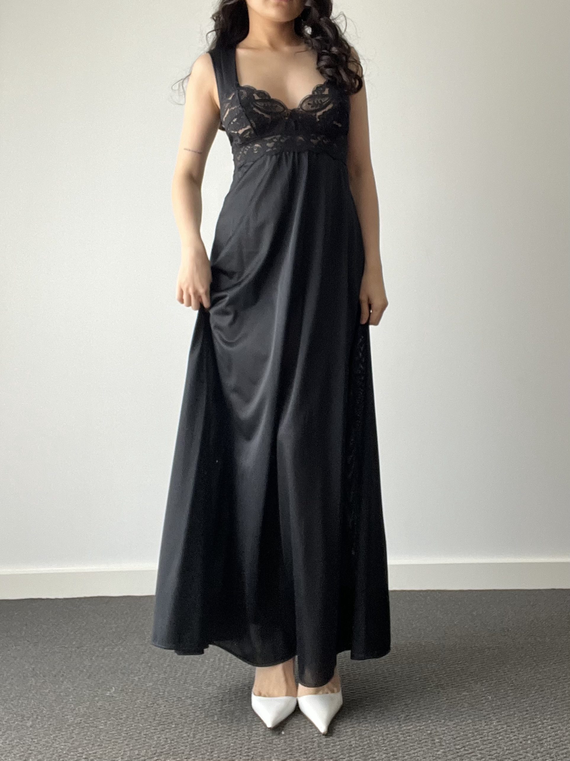 Vintage 1970s/1980s Olga Black Stretch Lace Empire Waist Grand Sweep Maxi Nightgown Dress